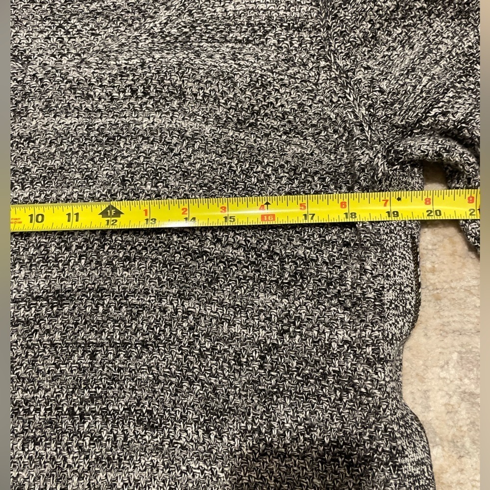 Banana Republic Black Marbled Knit V-Neck Sweater Side Zips Long Sleeve Large - Picture 9 of 11